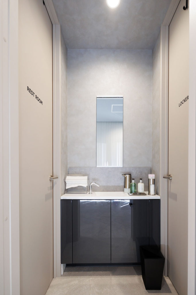 GENUINEGOLFインドアゴルフスクール洗面所